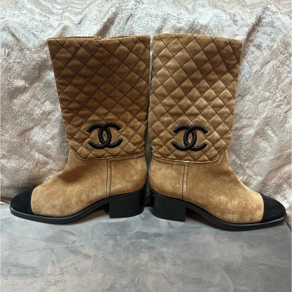 50 MM Chanel CC Quilt High Boots 2021 NWOT - Picture 3 of 5